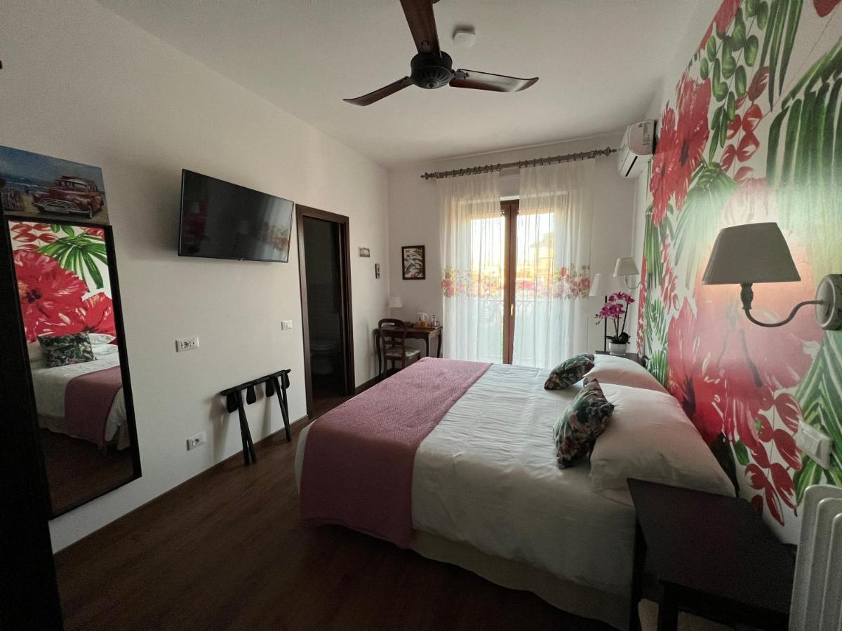 פיומיצ'ינו Guest House Le Vagabonde מראה חיצוני תמונה